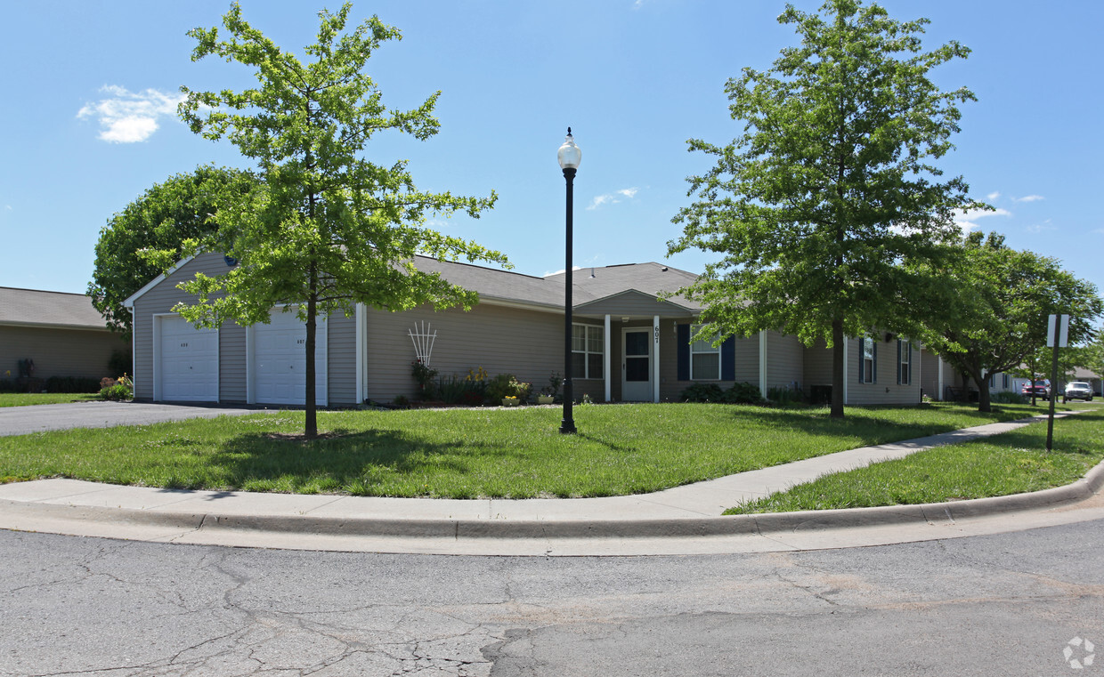 Primary Photo - Cottages of Topeka