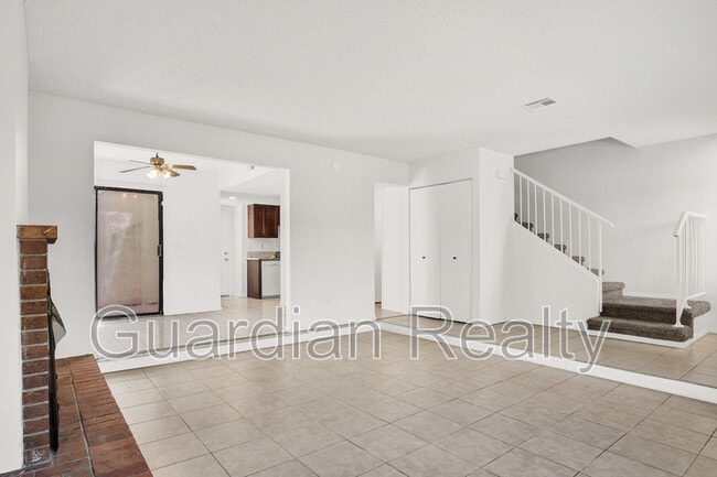 Building Photo - 2639 Jacyra Ave