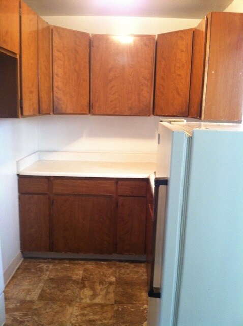 Kitchen View1 - 925 Wilcox Ave