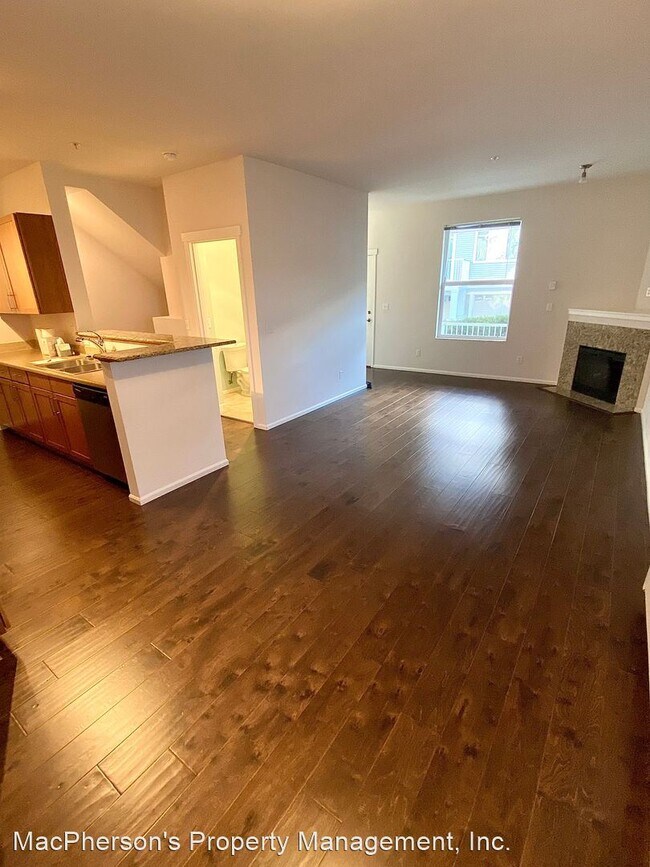 2 br, 2.5 bath House 2940 SW Raymond House Rental in Seattle, WA