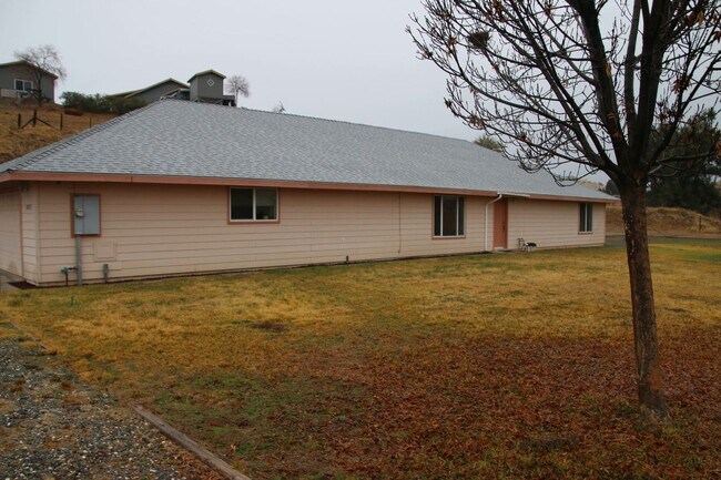 Building Photo - Great home for rent in Exeter