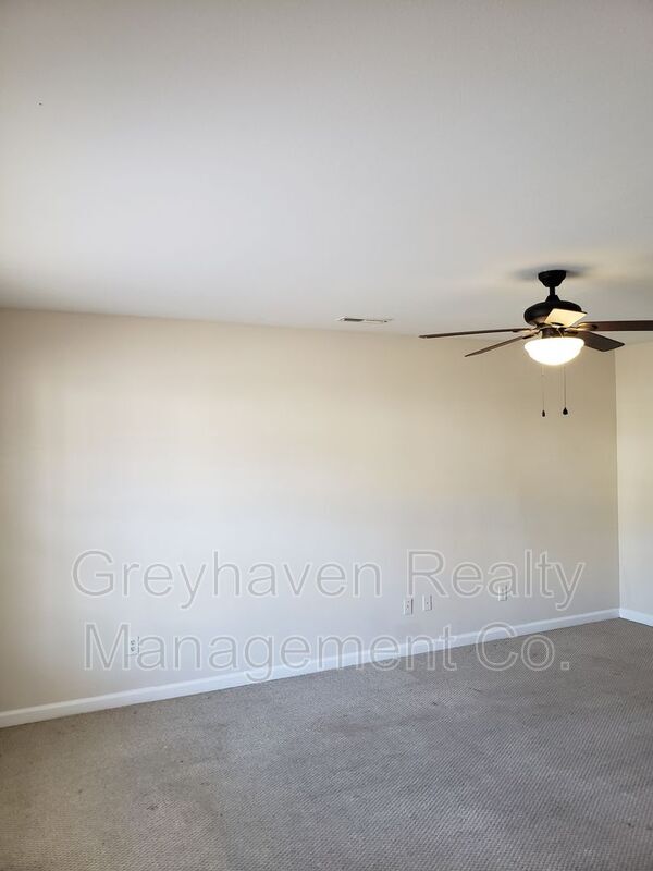 Building Photo - 3951 Webb Oaks Ct