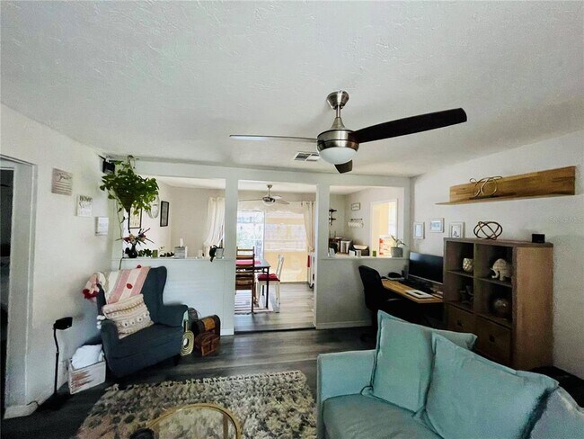 Foto del edificio - 2419 Wells Ave