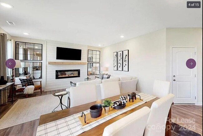 Foto del edificio - 3030 Weddington Pointe Dr