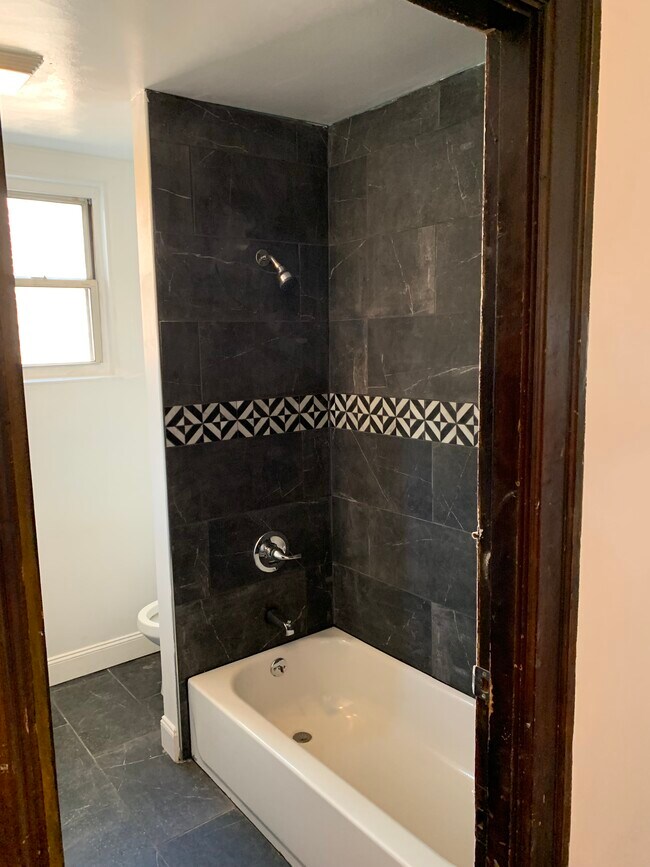 Foto del edificio - 337 Atwood St