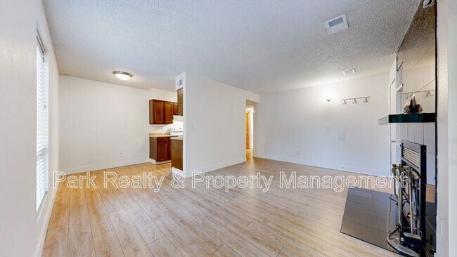 Foto del edificio - 7373 W Florida Ave