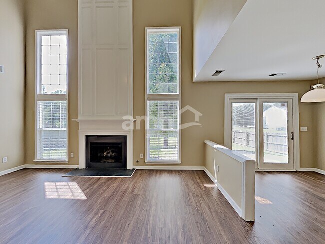 Foto del edificio - 1111 Bob White Ln