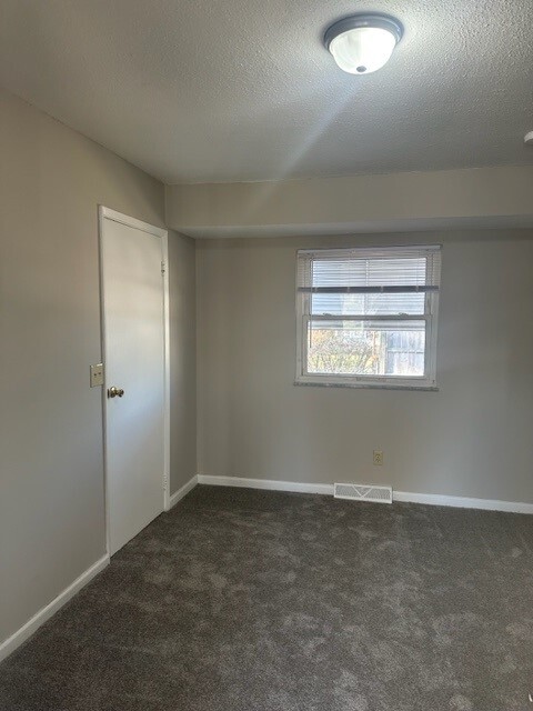 Building Photo - 415 Barwood Dr