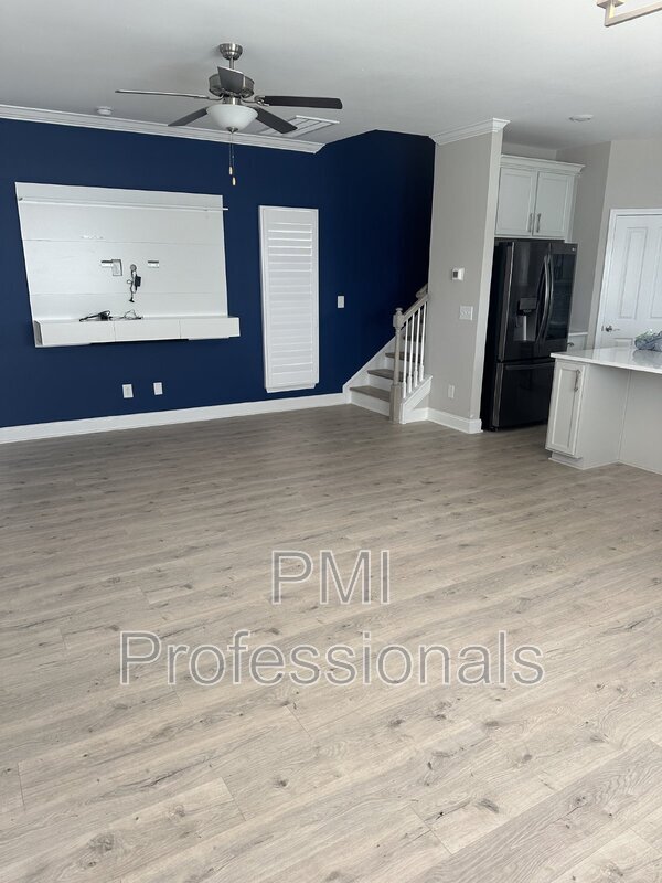 Building Photo - 1022 Stoneleigh Ln