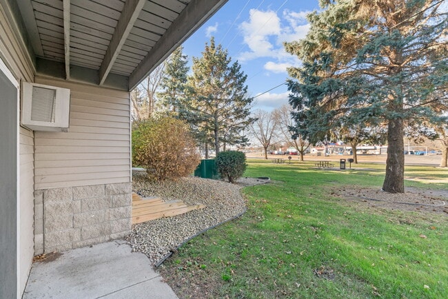 Apartamento de una habitación A - 1 dormitorio / 1 baño - 725 pies cuadrados. - Wyndemere Apartments