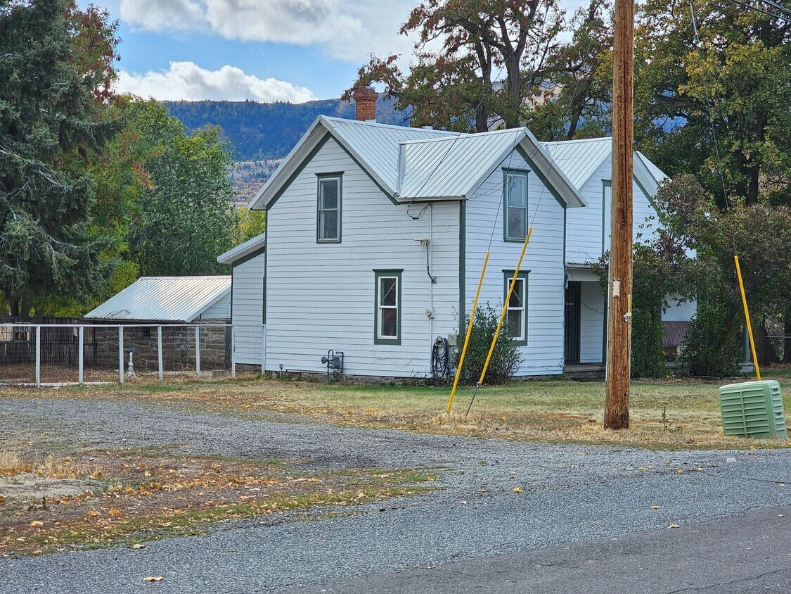 Primary Photo - 614 W Arch St