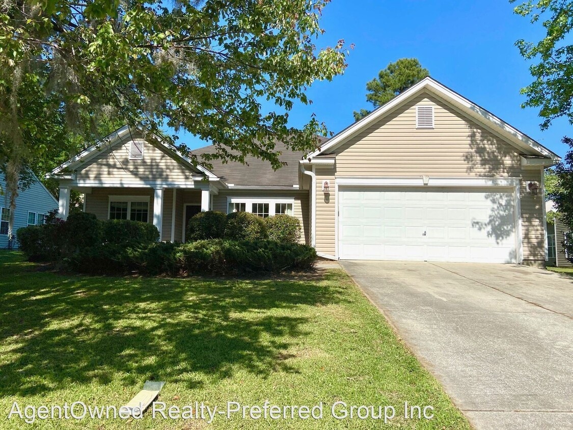3 br, 3 bath House 7547 Hawks Circle House Rental in Hanahan, SC