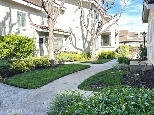 Foto del edificio - 567 Springbrook N