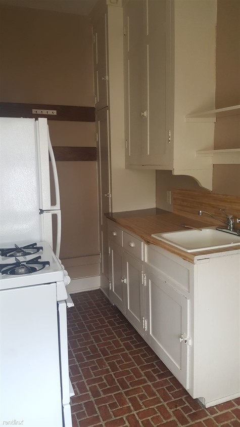 Building Photo - 1 br, 1 bath Apartment - 638 N Main St Apt 4