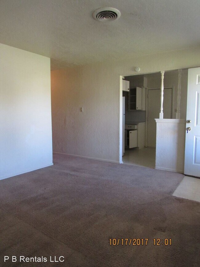 Foto del edificio - 3 br, 1 bath House - 4816 NW Ozmun Avenue