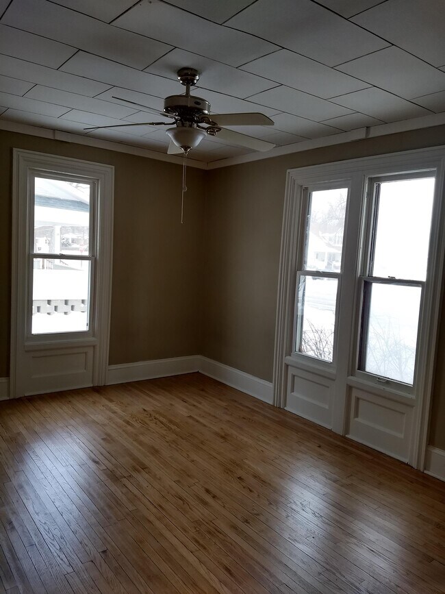 Foto del edificio - 1245 N Main St