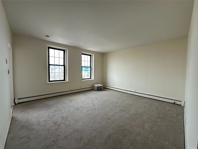 Building Photo - 310 Riverside Blvd