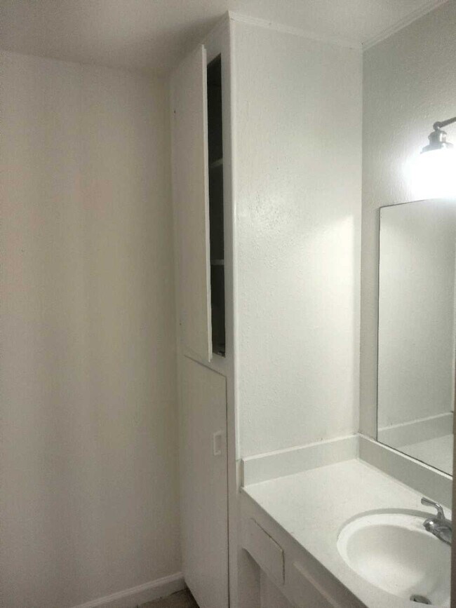 Armarios de baño - 279 Moss St