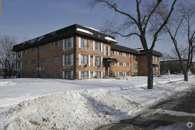 Building Photo - 530 W Stevens Dr
