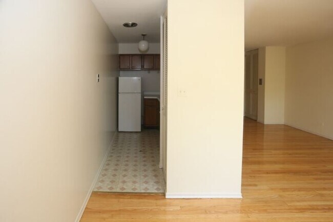 Foto del edificio - 665 W Wrightwood Ave