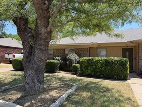 Building Photo - 3006 Post Oak Dr