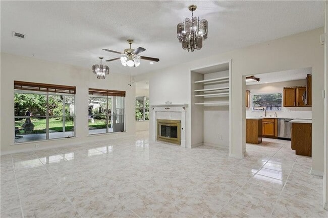 Building Photo - 1705 Kings Row