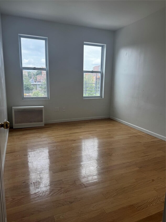 Foto principal - 1249 Bronx River Ave