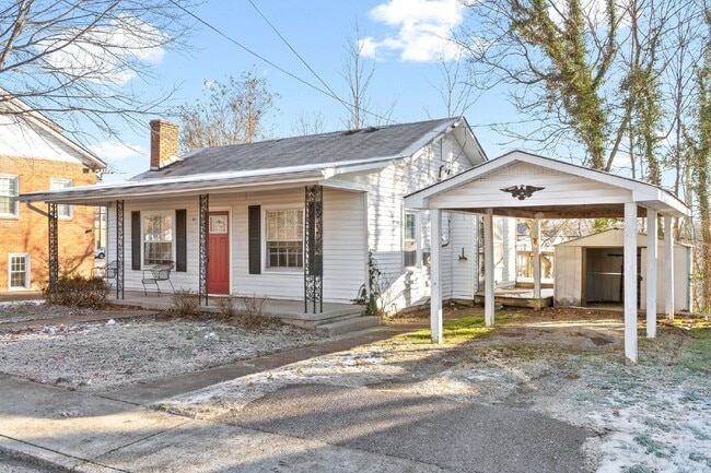 Building Photo - Charming 2 Bed, 1 Bath Clarksville Rental ...