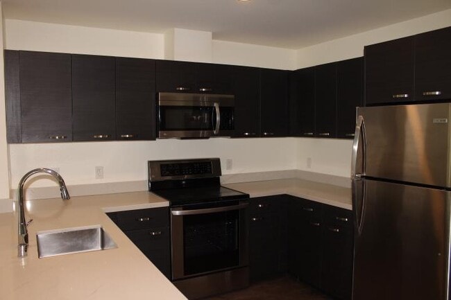 Building Photo - 2 bedroom in San Francisco CA 94112