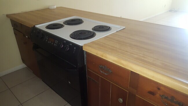 Stove - 390 S 7th St