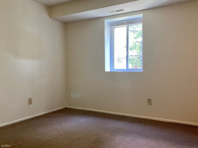 Building Photo - 12011 Tarragon Rd