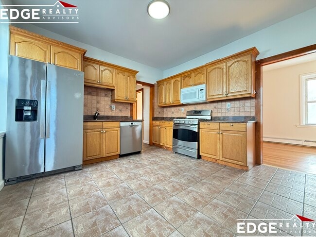 Building Photo - 28 Litchfield St