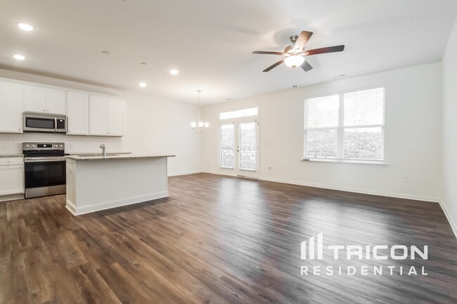 Foto del edificio - 2210 Rosemary Park Ln