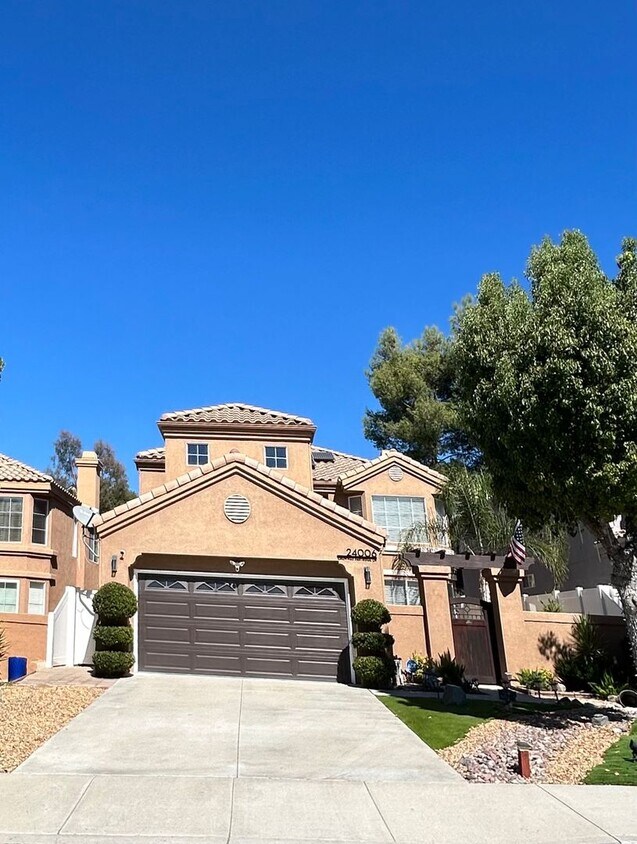 Primary Photo - 4 Bedroom 3 Bathroom Home w/ Loft!