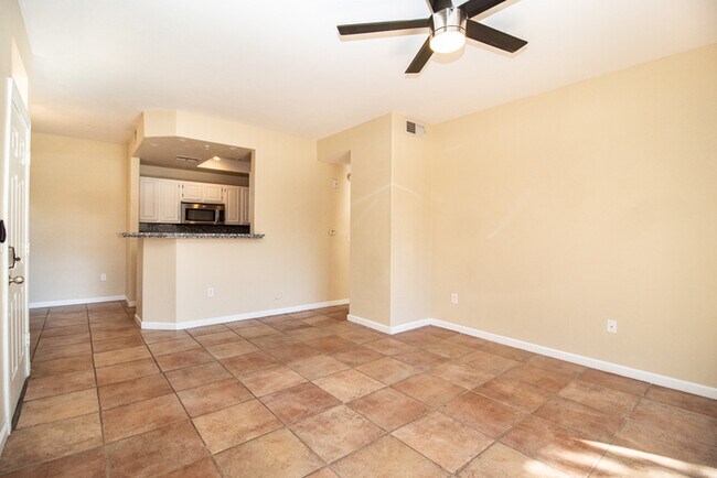 Foto del edificio - 3830 E Lakewood Parkway East