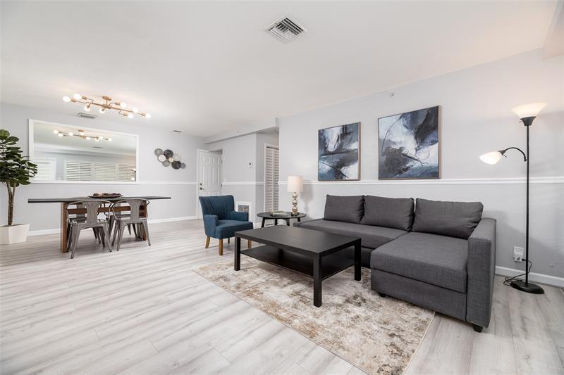 Foto principal - 1139 NE 12th Ave