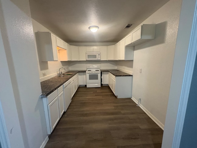 Building Photo - 2998 Co Rd 658