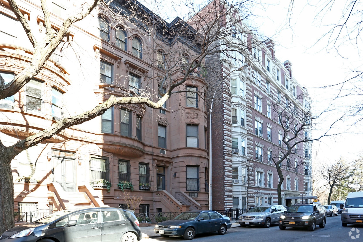 Building Photo - 11 W 89th St