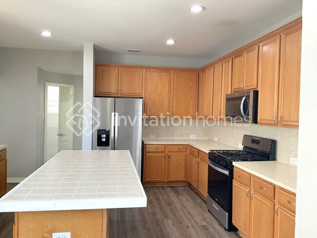 Building Photo - 1055 Heathrow Dr