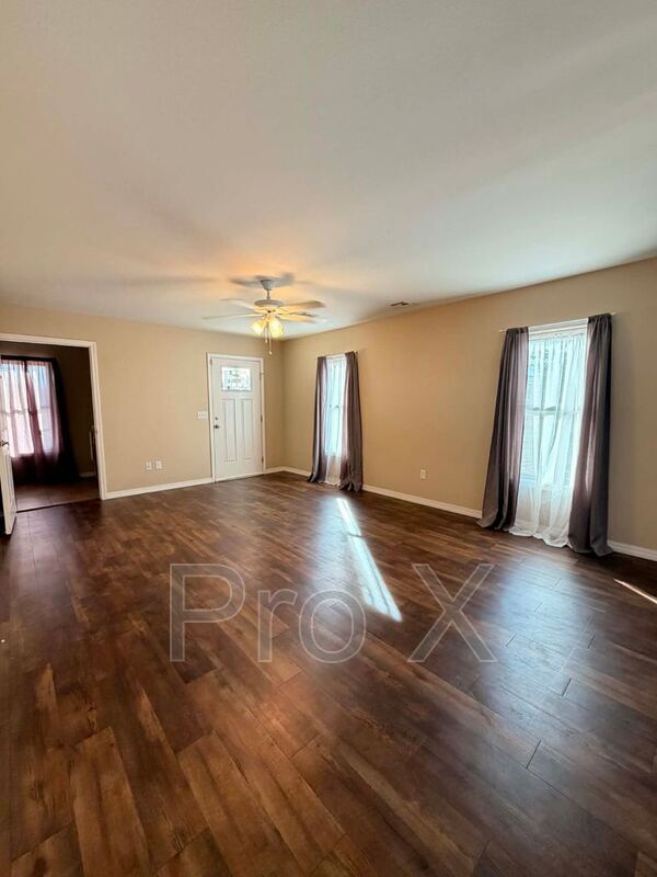 Foto del edificio - 6175 County Lane 278