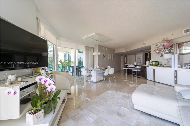 Building Photo - 150 Sunny Isles Blvd