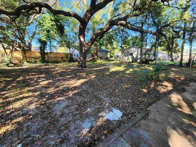 Foto del edificio - 3052 Creighton Rd