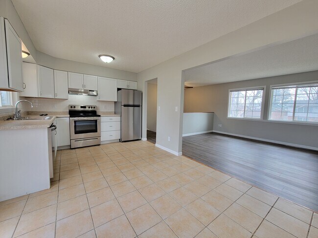 Foto del edificio - 627 36th St SW
