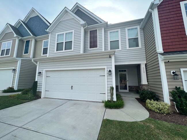 Foto del edificio - Spacious 3 bedroom townhome in Brier Creek