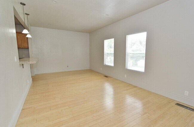 Foto del edificio - 616 9th Ave S