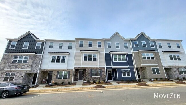 Building Photo - 720 Lucky Clover Way