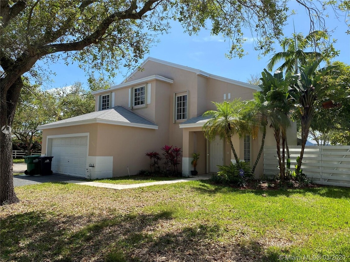 Foto principal - 14474 SW 144th Terrace