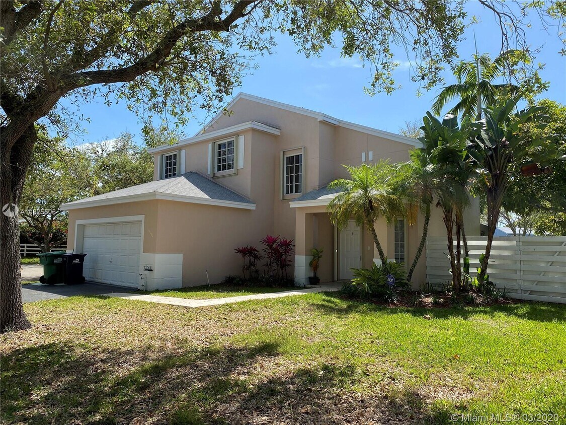 Primary Photo - 14474 SW 144th Terrace