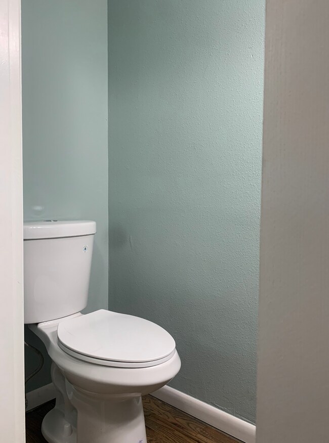 Foto del edificio - 2-Bedroom, 1.5-Bathroom Townhome Available...