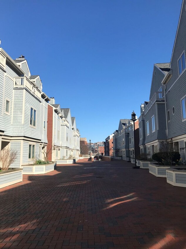 211 Chandlers Wharf, Portland, ME 04101 Condo for Rent in Portland